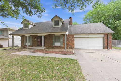 1243 N Dry Creek Dr, Derby, KS, 67037-2809 | Card Image
