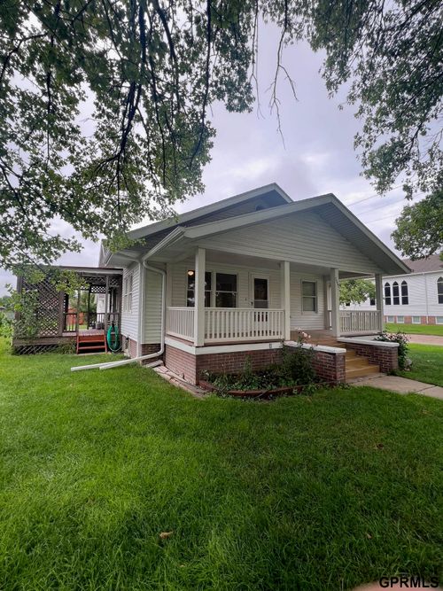 1151 11th St, Henderson, NE, 68371-8933 | Card Image