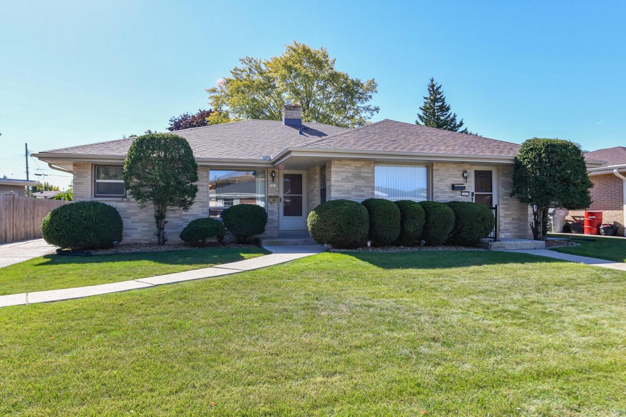 Crawford Ave, Milwaukee, WI 53220