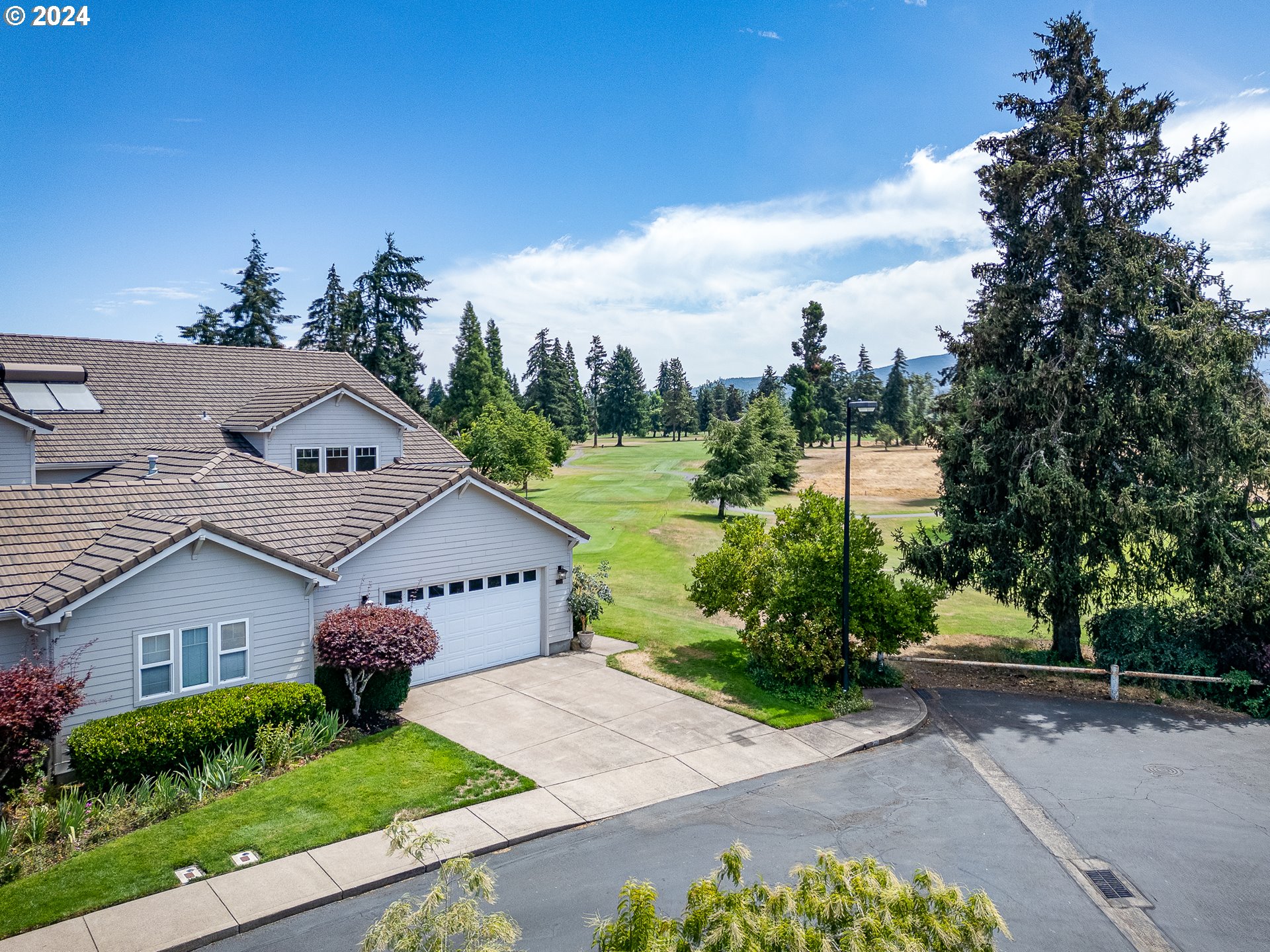 210 Magnolia Dr, For Sale in Creswell Zoocasa