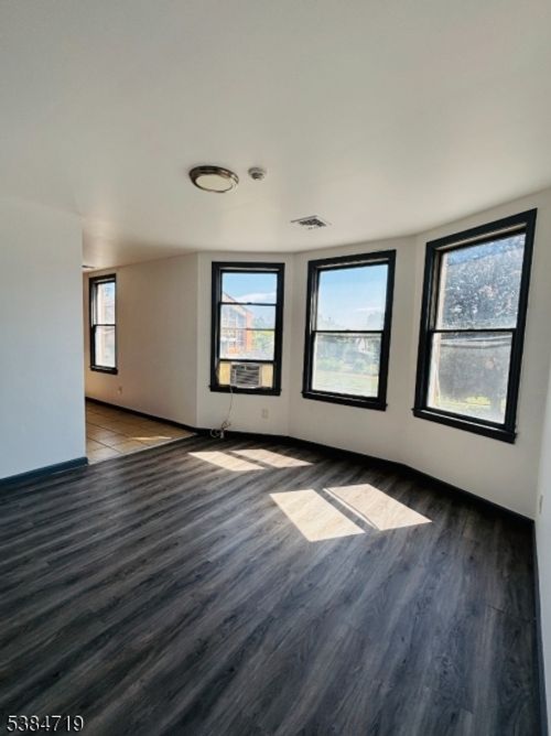 apt-2-68 Newark Pompton Tpke, Little Falls, NJ, 07424-1162 | Card Image