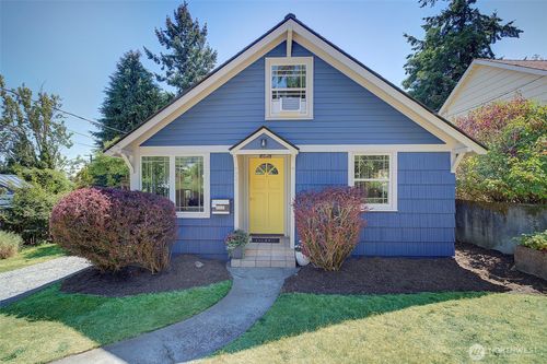 747 N 89th, Seattle, WA, 98103 | Card Image