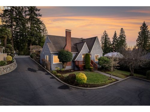 2 Country Club Dr, Longview, WA, 98632-5425 | Card Image