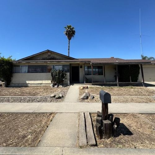 1482 E Walnut Avenue, Tulare, CA, 93274 | Card Image