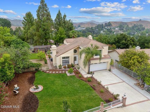 27535 Freetown Ln, Agoura Hills, CA, 91301-3560 | Card Image