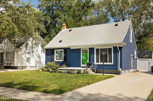 28740 Fairfax St, Southfield, MI, 48076-3032 | Card Image