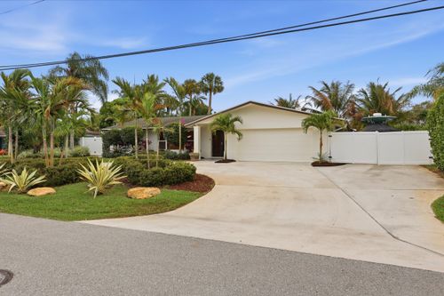 7 River Dr, Tequesta, FL, 33469-1950 | Card Image