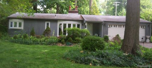 9020 Bellevue Road, Grosse Ile Township, MI, 48138 | Card Image
