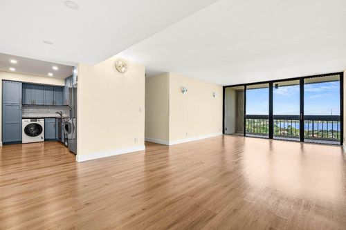 ph-2-2400 Presidential Way, West Palm Beach, FL, 33401-1342 | Card Image