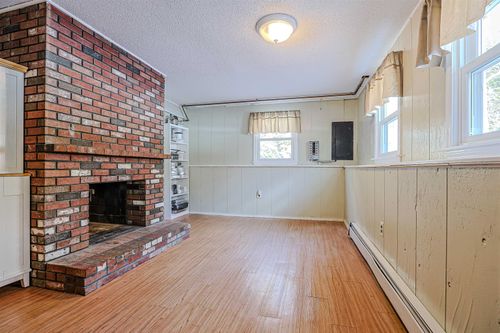 27 Farmer Rd, Merrimack, NH, 03054-4271 | Card Image