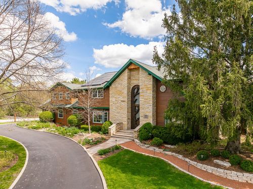 10 Elm St, Hawthorn Woods, IL, 60047-9247 | Card Image