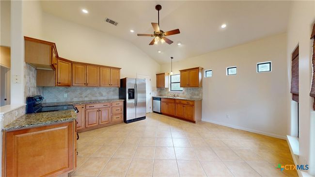 Kitchen | Image 13