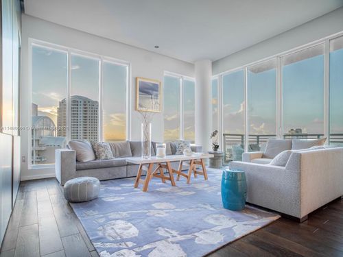 apt-2204-900 Brickell Key Blvd, Miami, FL, 33131-3745 | Card Image