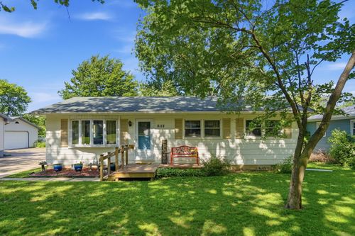8112 7th St W, Rock Island, IL, 61201-7707 | Card Image