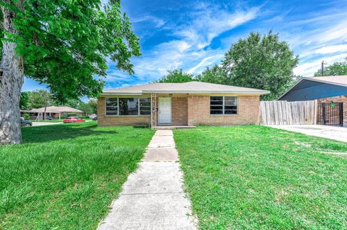 122 W Riverwood Dr, Houston, TX, 77076-2012 | Card Image