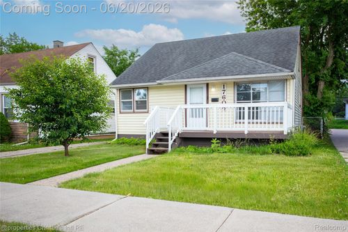17606 Tennyson St, Roseville, MI, 48066-2836 | Card Image
