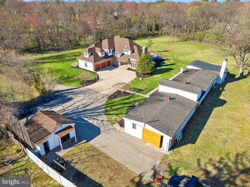 961 Skippack Pike, BLUE BELL, PA, 19422-1534 | Card Image