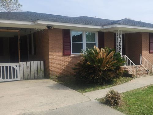 102 N Hazel Ave, Andrews, SC, 29510-4499 | Card Image