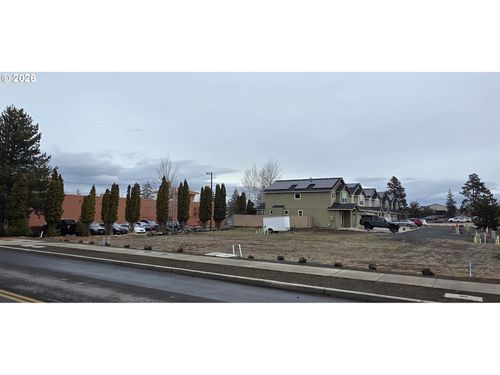 62062 Dean Swift Rd, Bend, OR, 97701-6289 | Card Image