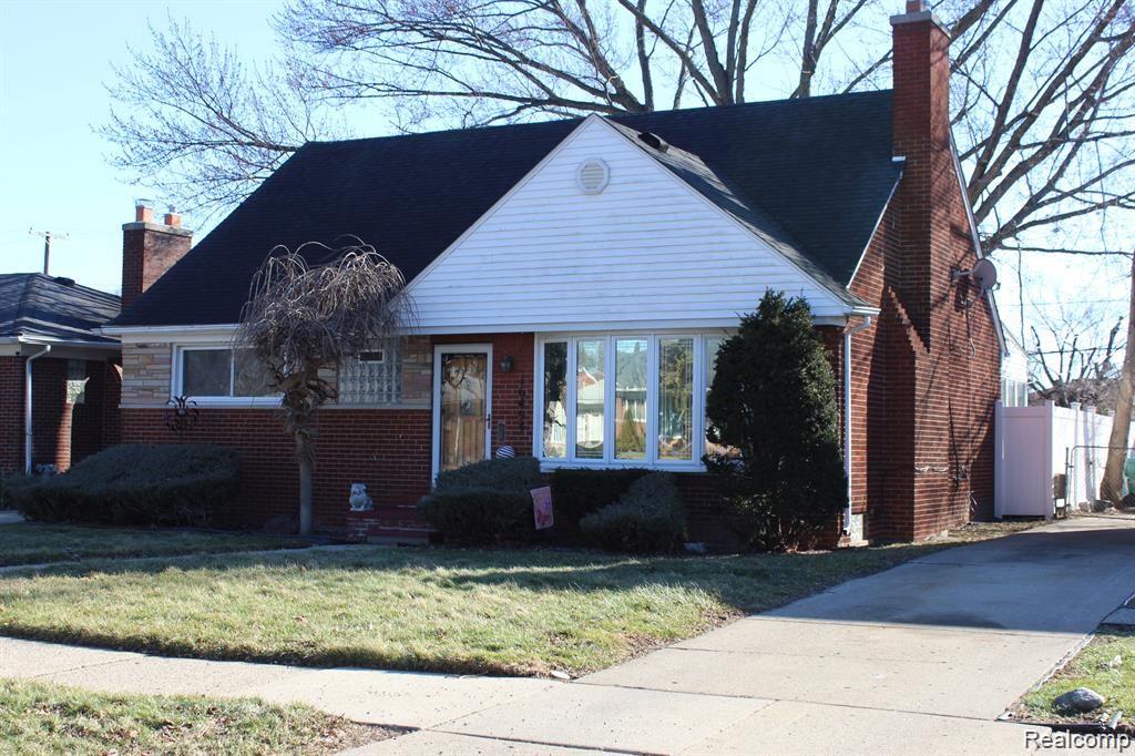 Sprenger Ave, Eastpointe, MI 48021