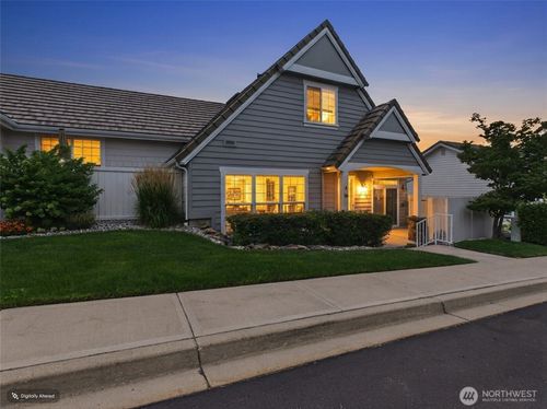 22-1494 Eastmont Ave, East Wenatchee, WA, 98802-8321 | Card Image
