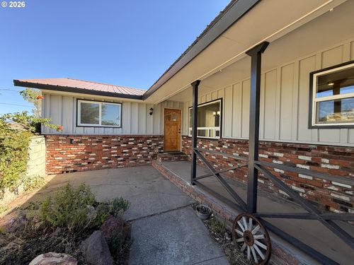 18177 Highway 395, Lakeview, OR, 97630-9149 | Card Image