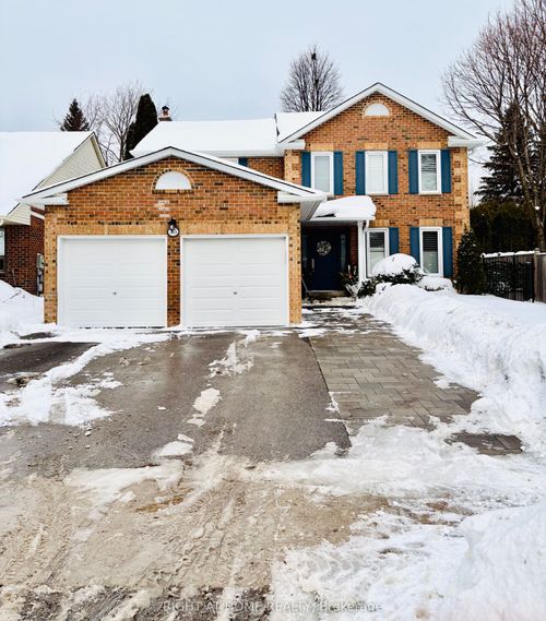 363 Crossland Gate, Newmarket, ON, L3X1B5 | Card Image