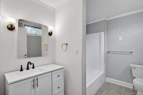 95 Market St, Wappingers Falls, NY, 12590-2330 | Card Image