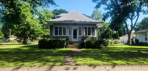 300 E E Ash St, Fairbury, IL, 61739-1225 | Card Image