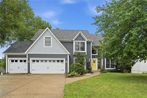 809 Cottonwood Pl, Liberty, MO, 64068-9203 | Card Image