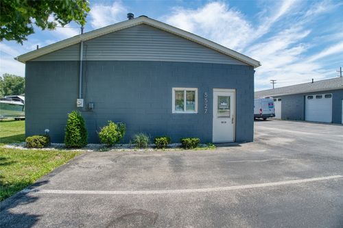 5527 Woodside Dr, Erie, PA, 16505-2861 | Card Image