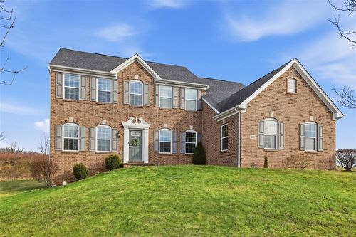 557 Cortland Dr, Finleyville, PA, 15332-9710 | Card Image