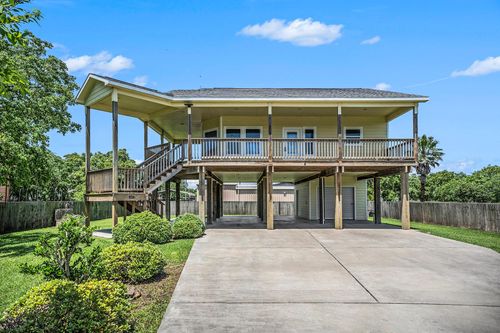 816 6th St, San Leon, TX, 77539-2881 | Card Image