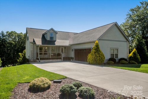 168 Triple Fairways Dr, Hendersonville, NC, 28739-5736 | Card Image