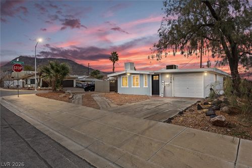 256 Hillcrest Dr, Henderson, NV, 89015-7013 | Card Image