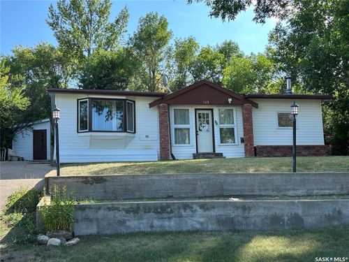 100 6th St, Buena Vista, SK, S2V1B1 | Card Image