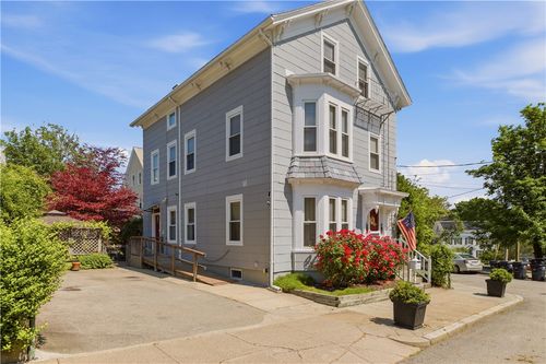 30 Whipple St, Pawtucket, RI, 02860-5111 | Card Image