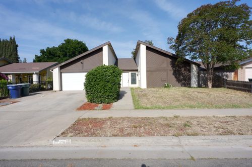 1159 Jamestown St, Tulare, CA, 93274-2331 | Card Image
