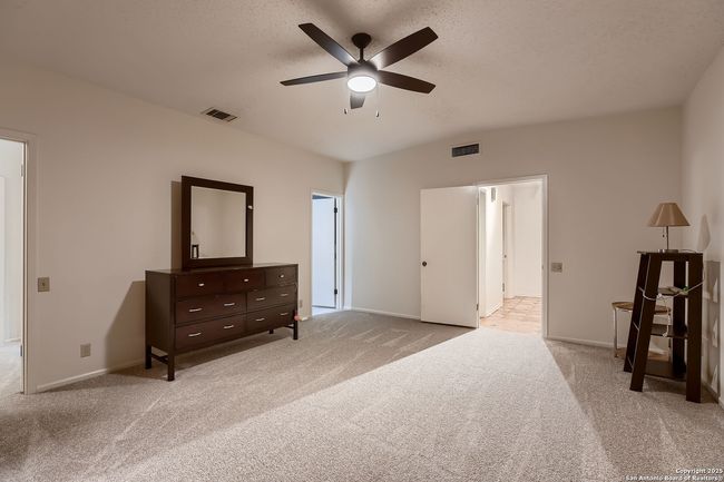 201 Sheffield, House other with 5 bedrooms, 5 bathrooms and null parking in Castle Hills TX | Image 40