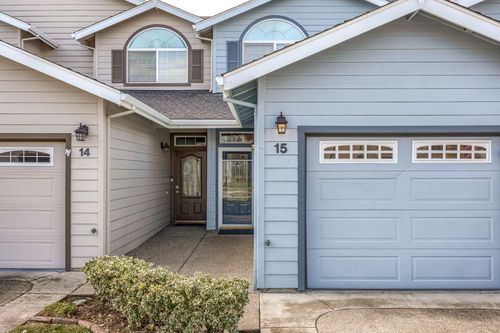 15-3855 Dover Rdg, Medford, OR, 97504-7249 | Card Image