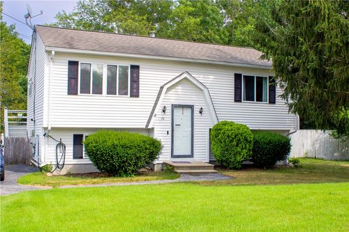 14 Drawbridge Dr, West Warwick, RI, 02893-5579 | Card Image