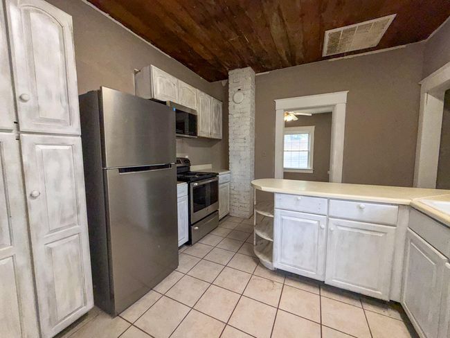 913 Galveston St, House other with 4 bedrooms, 2 bathrooms and null parking in Plainview TX | Image 6