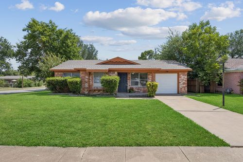 2702 Morgan St, Irving, TX, 75062-7110 | Card Image