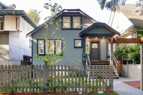 1417 E 10th Ave, Vancouver, BC, V5N1X4 | Card Image