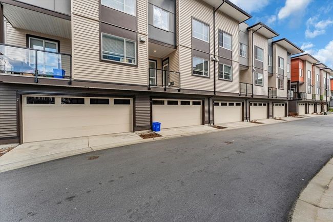 8 - 7288 188 Street, Townhouse with 3 bedrooms, 2 bathrooms and 2 parking in Surrey BC | Image 34