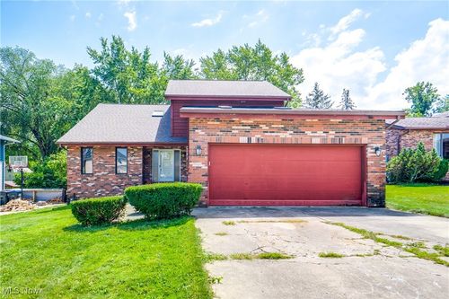 6688 Renwood Rd, Independence, OH, 44131-5317 | Card Image