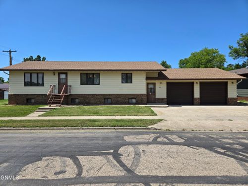 103 N Avenue E, Strasburg, ND, 58573-7206 | Card Image