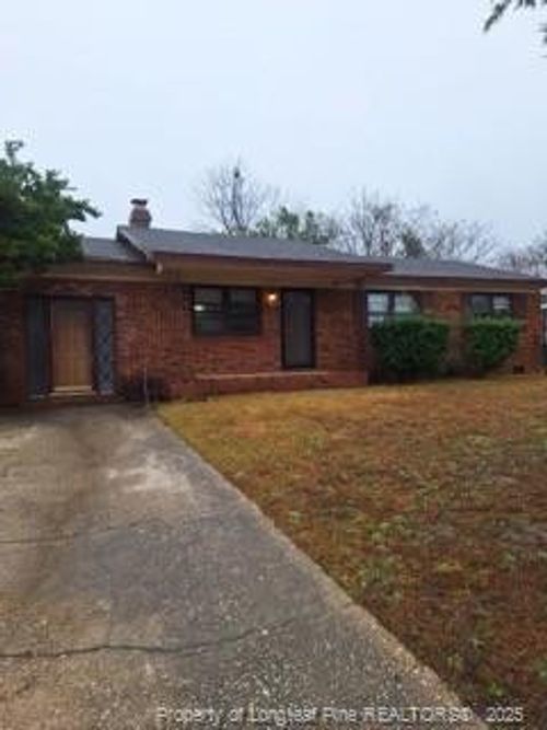 5704 Comstock Ct, Fayetteville, NC, 28303-2606 | Card Image