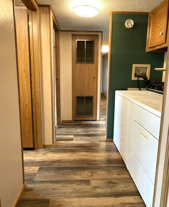 Laundry/Full bath to three bedrooms | Image 29