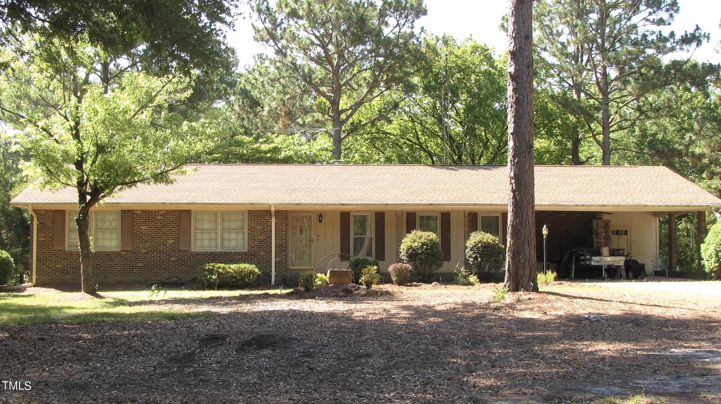 Hennings Dr, Vass, NC 28394